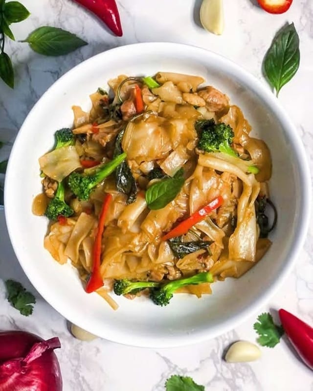 Pad Khee Mao.